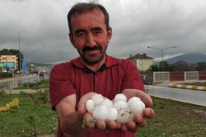 Samsun'da yumurta büyüklüğünde dolu hayatı felç etti