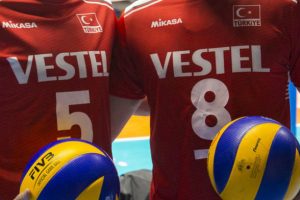 Efeler, Slovenya'ya set vermedi