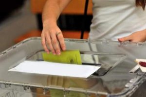 Ünal, canlı yayında AK Parti'nin oy oranını açıkladı
