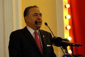 Mustafa Cengiz'in seçim hediyesi