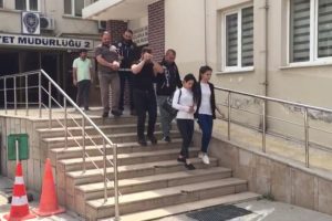 Bursa'da 100 gram uyuşturucu ile 14 bin lira parayla yakalandılar!