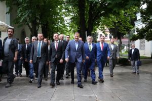 Çavuşoğlu'ndan Osmangazi ve Orhangazi türbelerine ziyaret