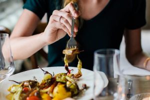 Müziğin sesi yemek tercihlerini etkiliyor
