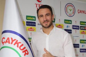 Ali Çamdalı, Çaykur Rizespor'a imza attı