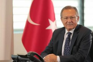 Eski Büyükşehir Belediye Başkanı hastaneye kaldırıldı