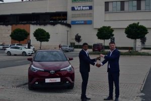 Damatlık aldı otomobil kazandı