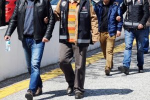 10 ilde FETÖ operasyonu: 11 gözaltı