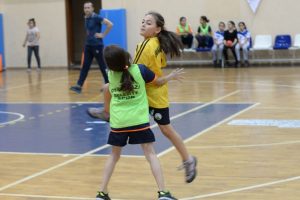 Bursa Osmangazili minik hentbolcular dolu dizgin