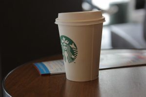 Starbucks 8 bin şubesini ırkçılık eğitimi için kapatacak