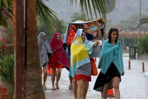 Turistlere yağmur sürprizi