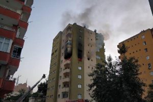 10 katlı binada korkutan yangın