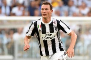 Lichtsteiner için Arsenal devrede