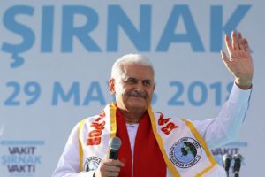 Başbakan Yıldırım askerlerle iftarda buluştu