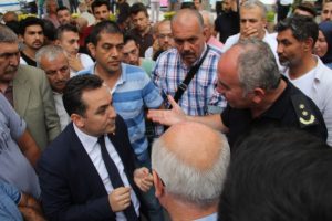 İYİ Partililer ile zabıtalar arasında tartışma