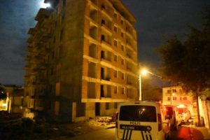 İnşaatın 5'inci katından düşen çocuk öldü