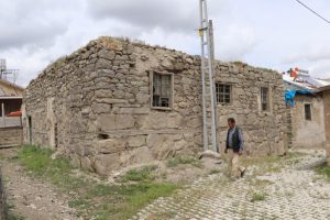140 yıllık cami ilgisizlik yüzünden harabeye döndü