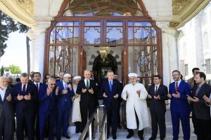 Fatih Sultan Mehmet Han Türbesi açıldı
