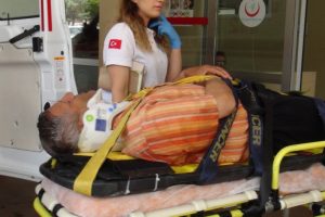 Hastaneden taburcu olur olmaz otomobil çarptı