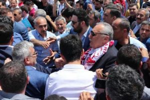 Mehmet Ağar'a Elazığ'da coşkulu karşılama