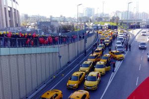 Uber şoförleri: Devlet bu çeteye teslim olmamalı
