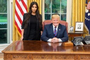 Kim Kardashian Donald Trump'tan af istedi