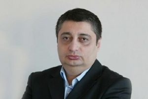 Yazdığı kitabı yalanlayan Göngür'ün sosyal medya geçmişi ortaya çıktı