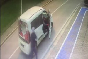Bursa'da polis hırsızı üzerine atlayıp yakaladı