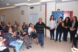 Bursa'da huzurevi sakinlerinin müzik keyfi