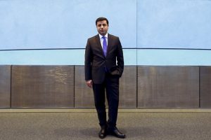 Demirtaş: Adayların hiçbiri tek başına yüzde 50'yi bulamıyor