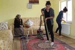 'Altın teyze' için ellerinden geleni yaptılar