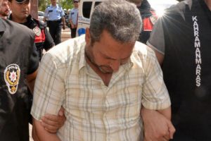 Teyzesini boğazını keserek öldürüp, suçu Suriyelilere attı!