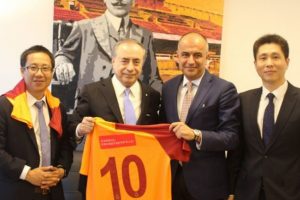 Çinlilerden Galatasaray'a tebrik ziyareti