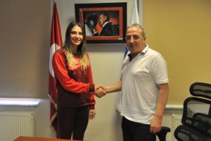 Elif Boran bir yıl daha Nilüfer Belediyespor'da