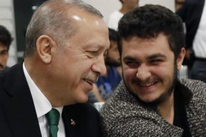 Erdoğan'dan sahurda öğrenci yurduna sürpriz ziyaret