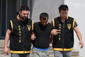 Hırsızı, kapüşonlu tişörtü ele verdi