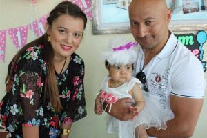 Karaciğer nakilli Azra bebeğe hastanede kutlama