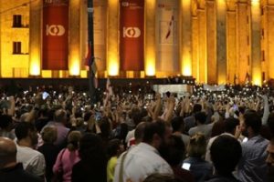 Gürcistan'da cinayet davasındaki tahliye kararına binlerce kişiden protesto