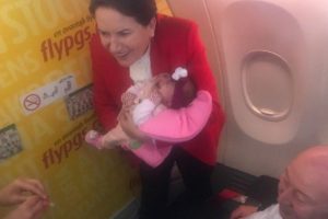 Akşener'e uçakta büyük sürpriz