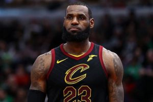LeBron'un rekoru galibiyete yetmedi