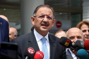 Bakan Özhaseki: ''Paralı ve pahalı diye bir şey yok''