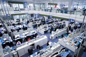 Deutsche Bank, piyasa değerinin yarısını kaybetti
