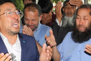 Doğu Türkistanlı alim için gözyaşları sel oldu