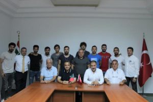 Karşıyaka'da 9 imza birden
