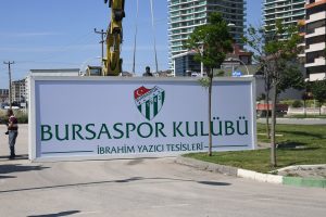 Bursaspor'un tesislerinin adı İbrahim Yazıcı Tesisleri olarak değiştirildi