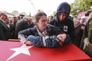 Şehit Uzman Çavuş Aktaş'ı, 10 bin kişi uğurladı