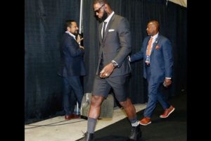 LeBron James tarzıyla dikkat çekti