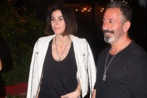 Cem Yılmaz ve Defne Samyeli'den ilginç hareketler