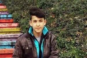 17 yaşındaki genç kendini ağaca astı!