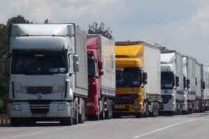 Kapıkule'de 13 kilometre tır kuyruğu