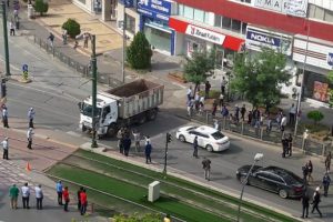 Meral Akşener'den kamyon tepkisi!